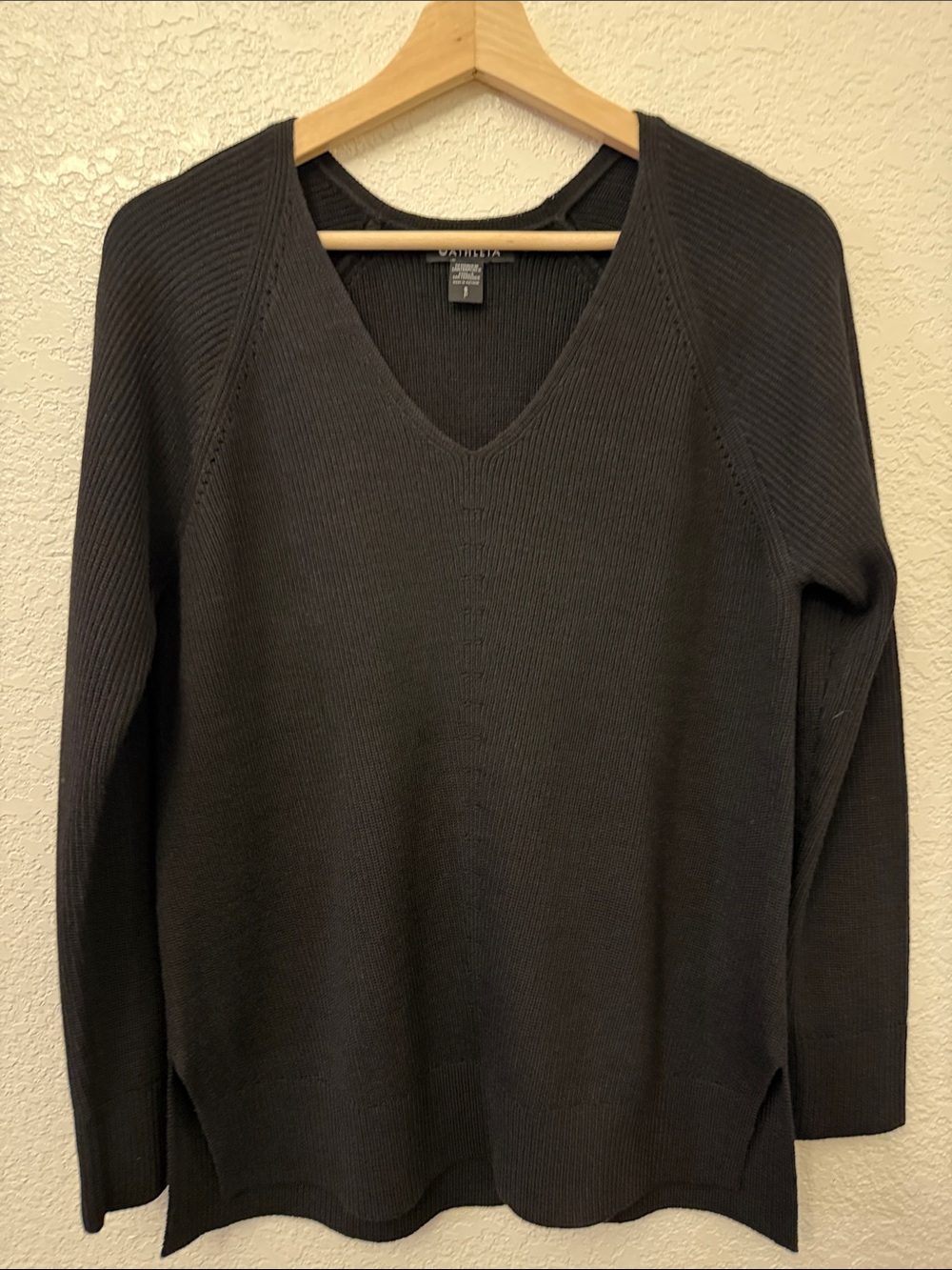 Athleta Black V-Neck Ribbed Knit Sweater